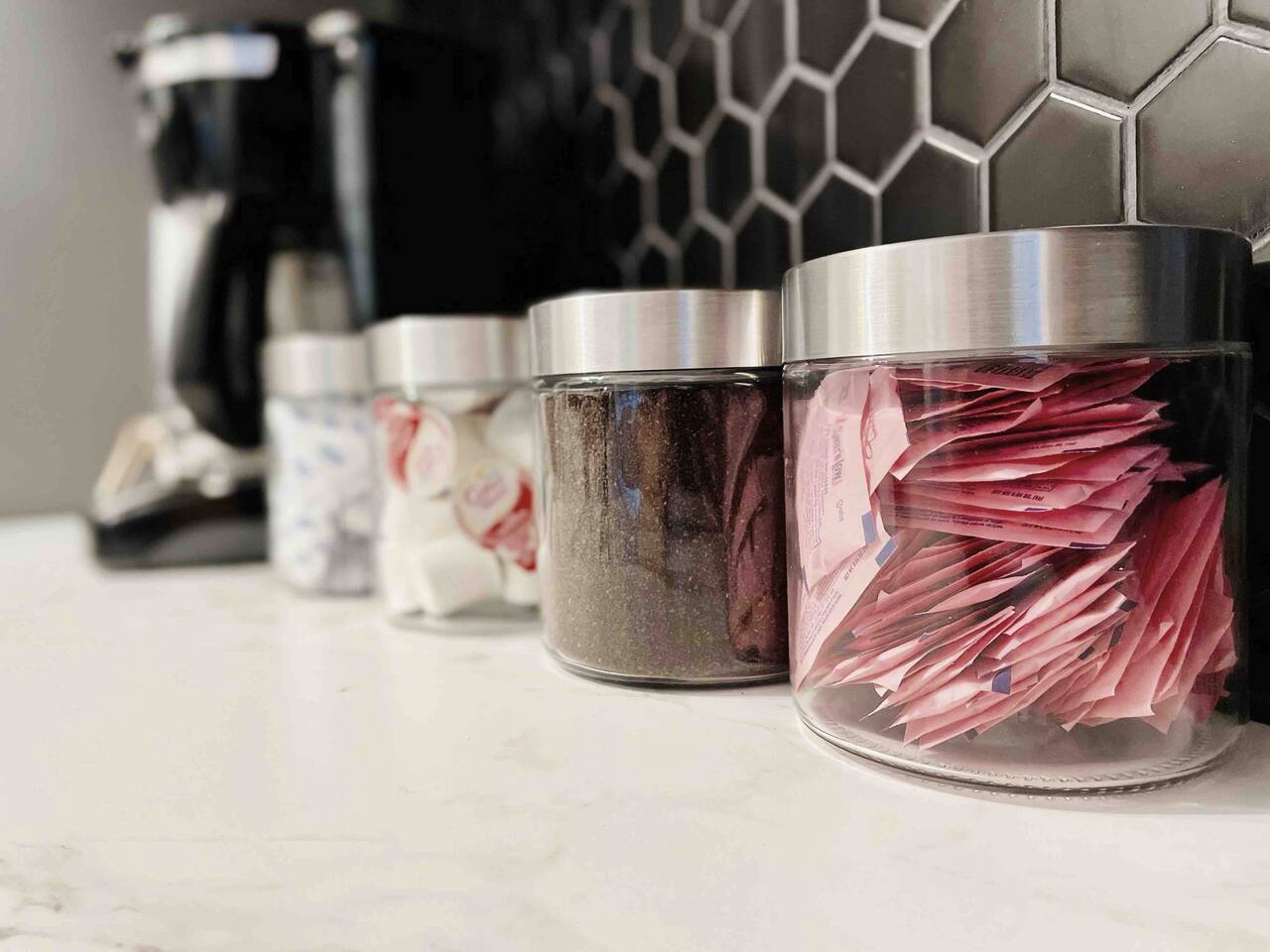 Suite Space B | KING 1BD/1BA Apt near UE photo 5