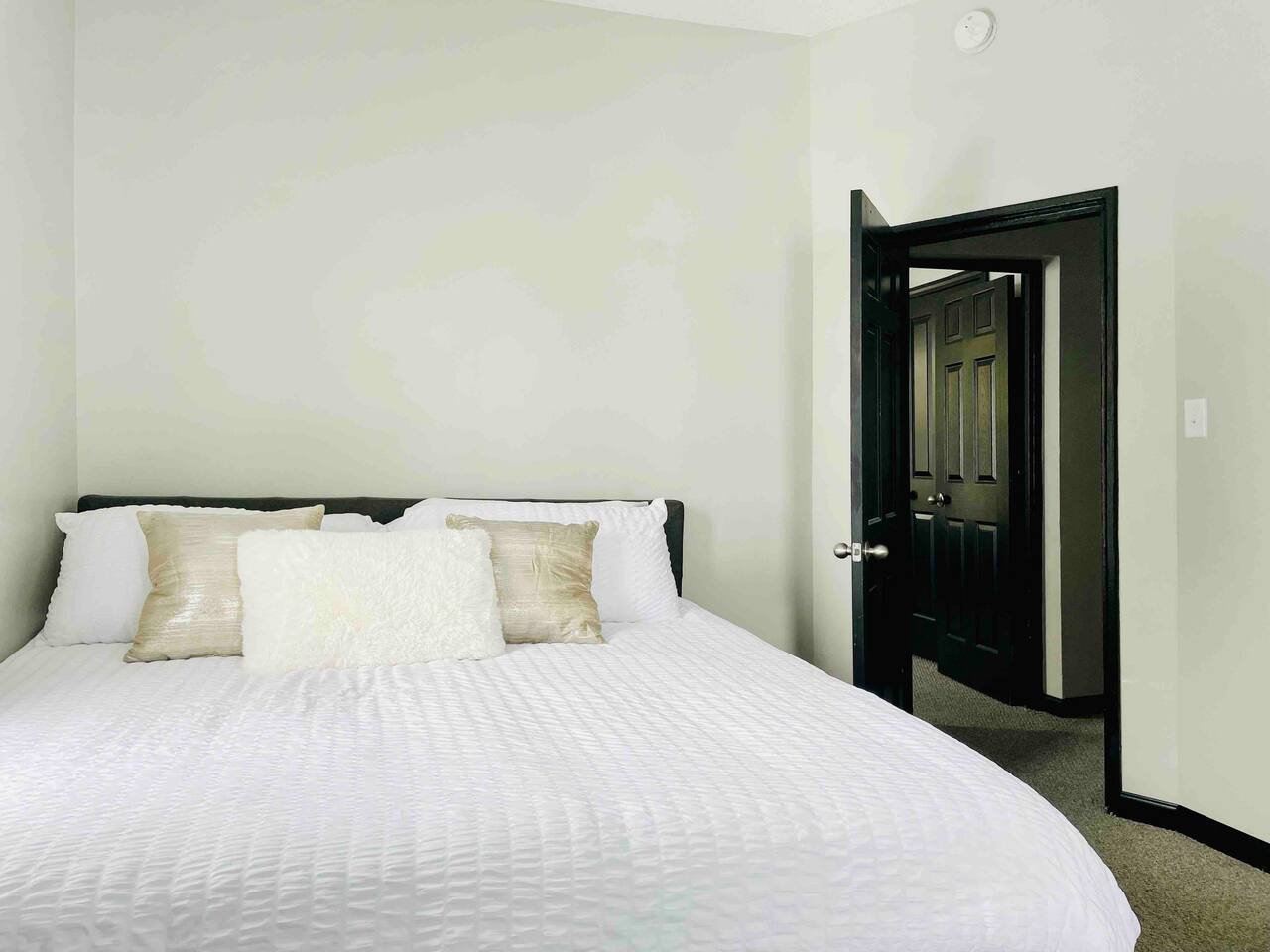 Leaning House of Haynie B|  King 2BD/1BA Apt