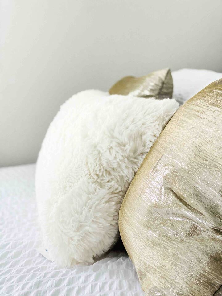 Leaning House of Haynie B|  King 2BD/1BA Apt