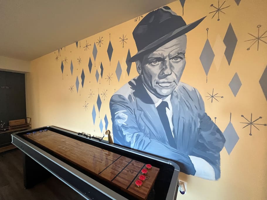 Sinatra Suite-Block from Ocean Casino and Waterpark