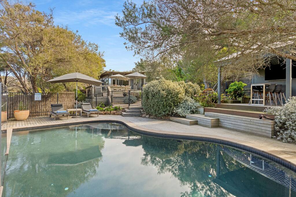 Elandra by Ready Set Stay