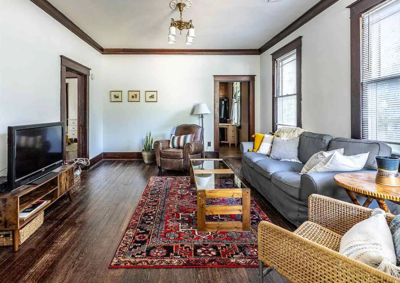 Off Campus-Walk to the U of M!