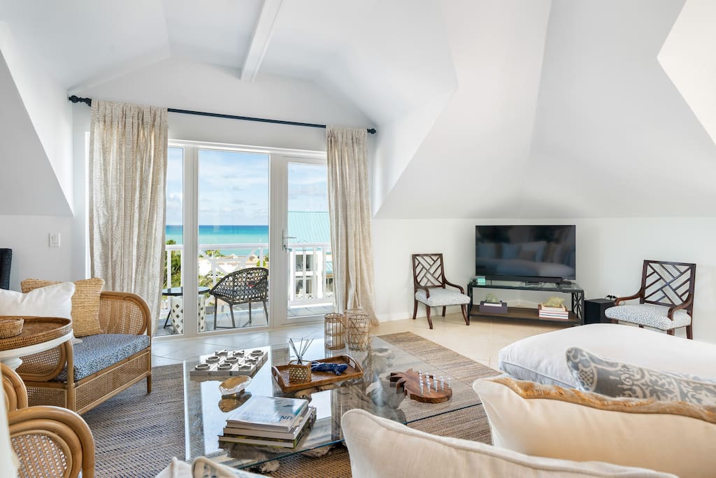 Ocean View Penthouse w/ Beach and Resort Access