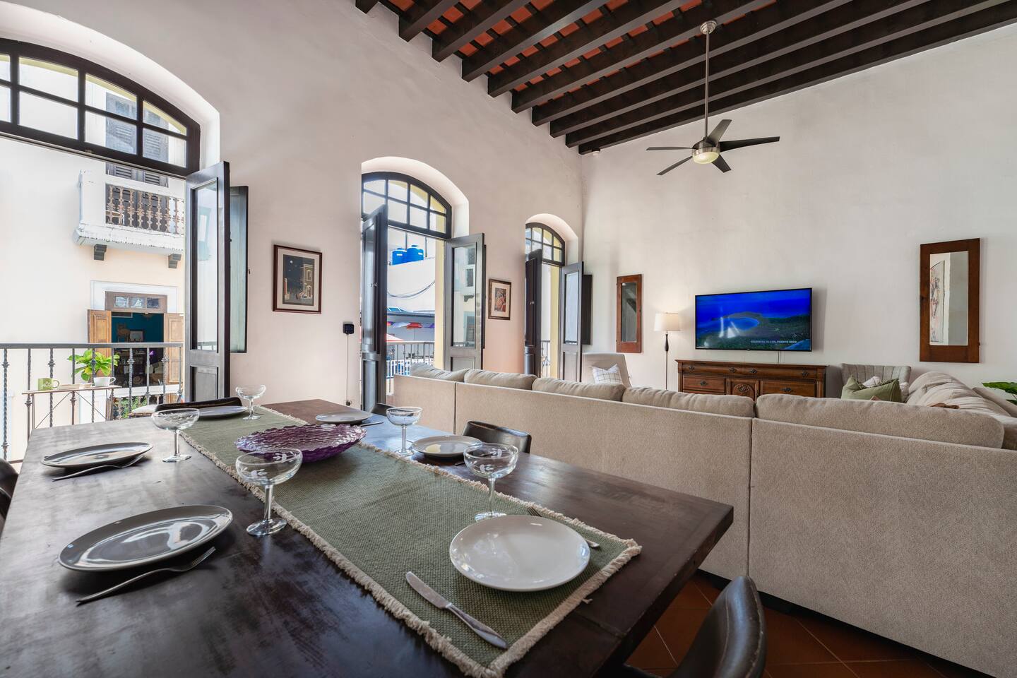Huge 3BR • Walk Everywhere • Balconies • King Beds