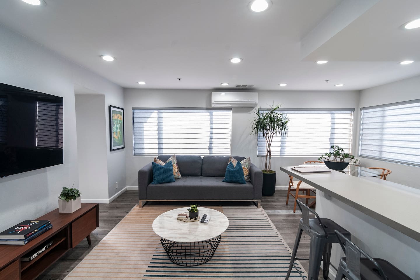 Beachfront Duplex Unit | 2 Kings 2.5Ba | Roof Deck