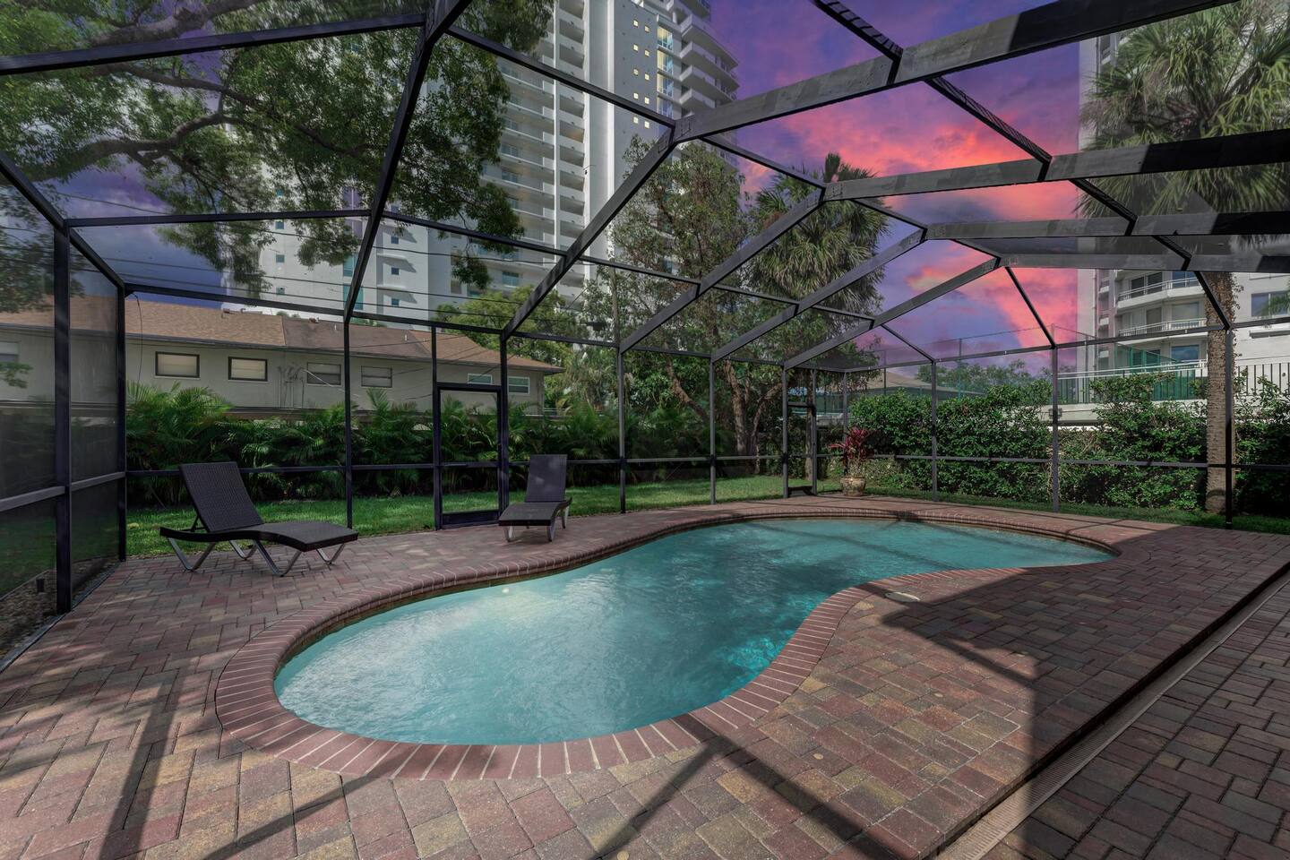 Bayshore Retreat • Pool, BBQ & Mini Bar, Downtown
