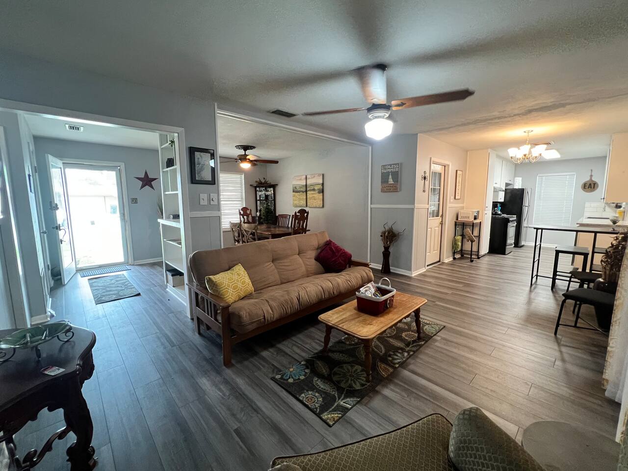 Centrally Located, Pet Friendly, Lg Bkyd 3/2