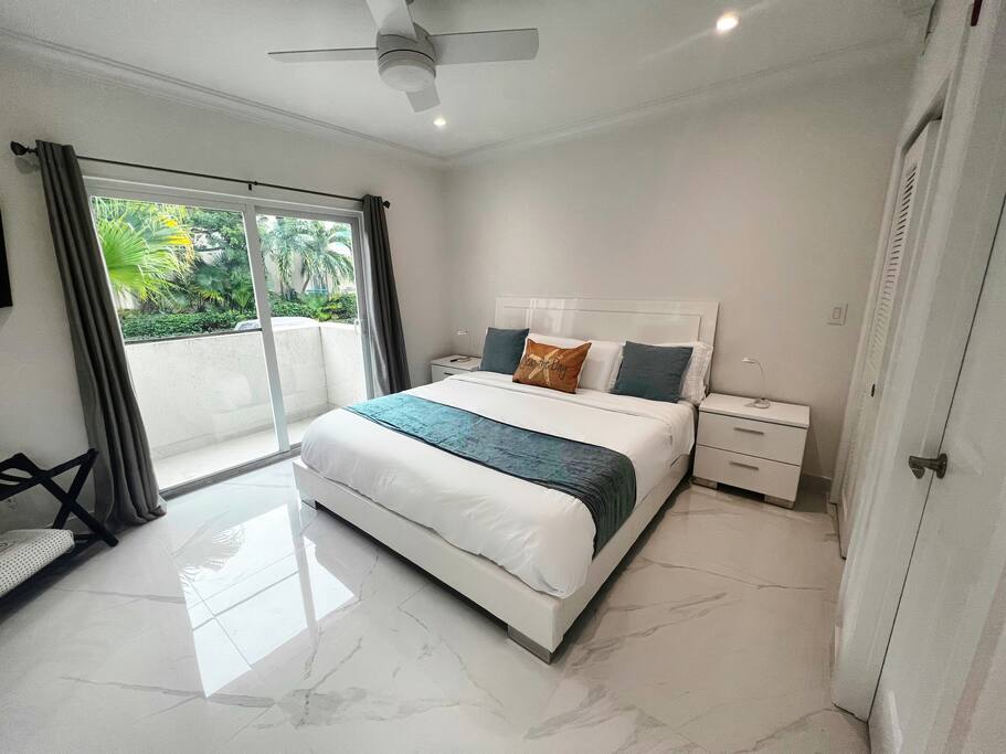 Luxury Paradise 1 Bedroom condo+pool in Grace Bay