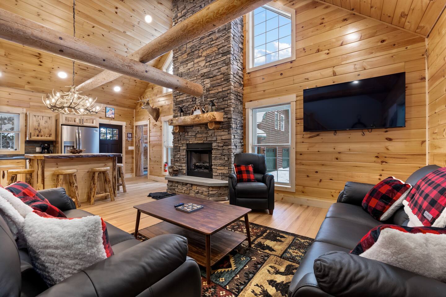 Getaway in the Pines W/ Hot tub