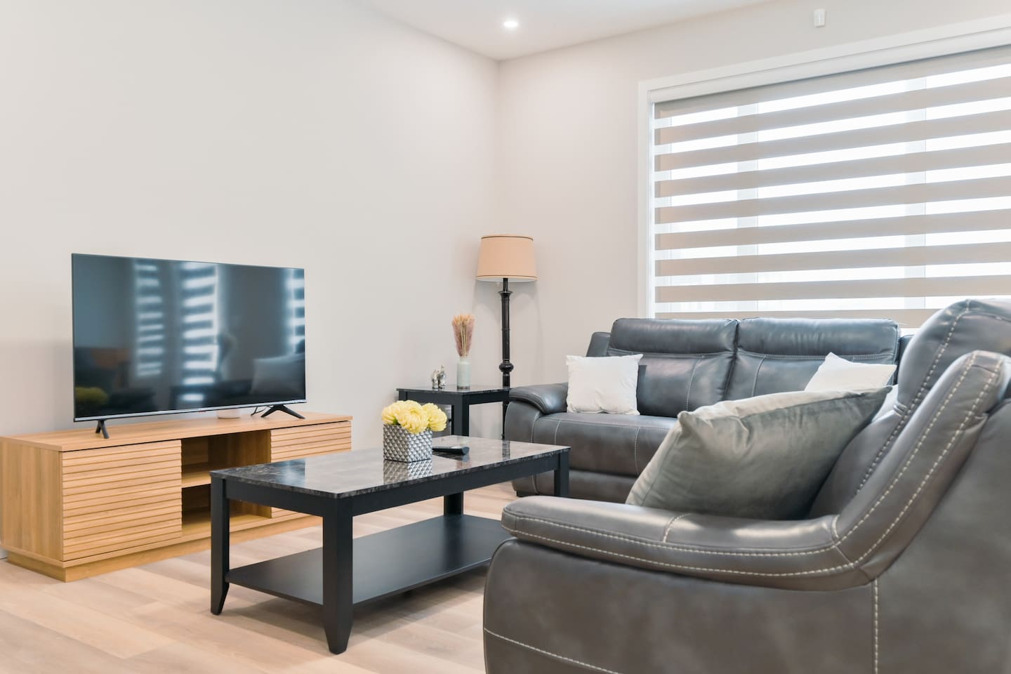 2000 SQ FT | Spacious Home | 2 Ensuites & Garage