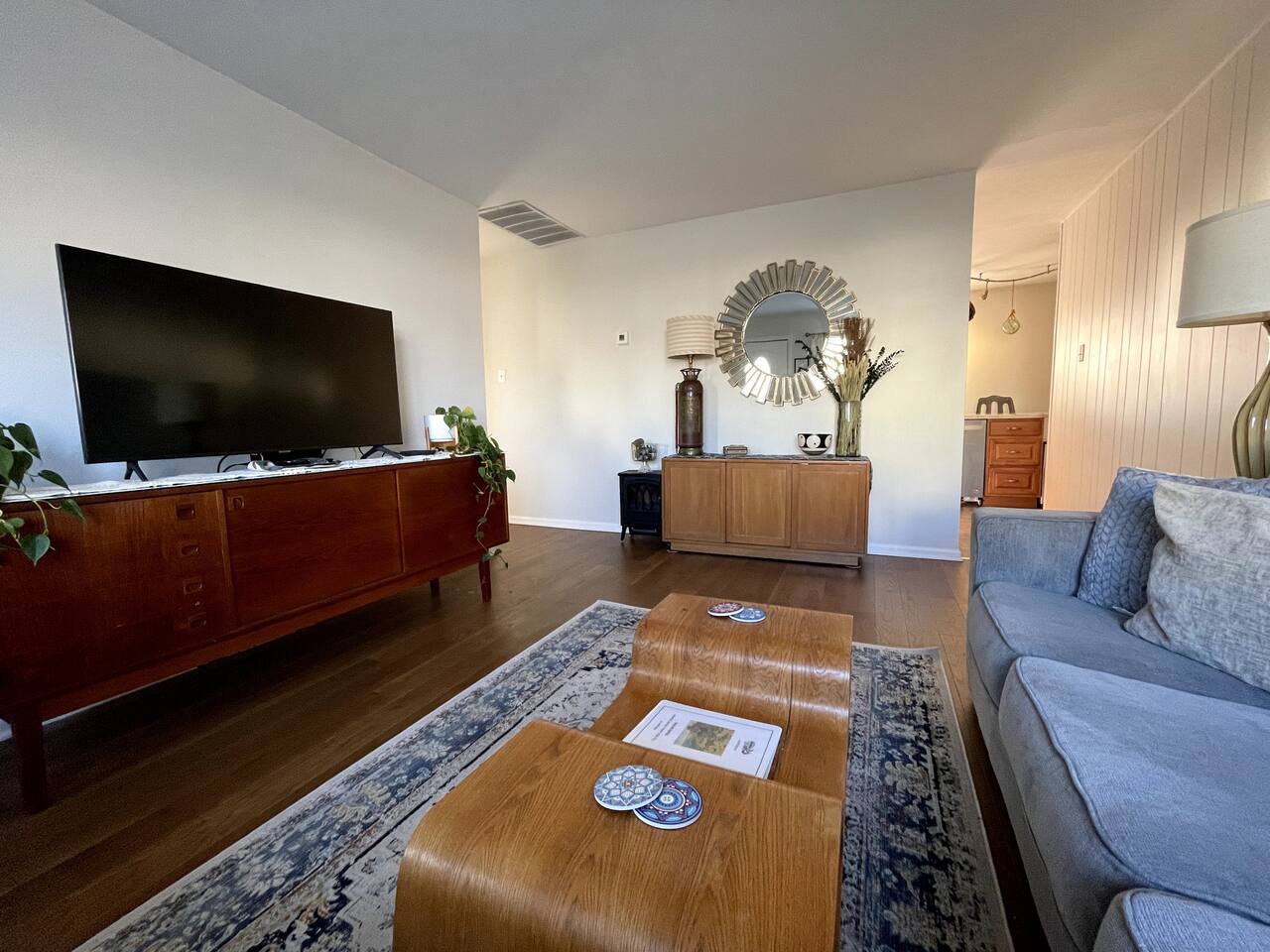 Blue Betty- 3 BDRM Mid-Century Charmer Near Beach