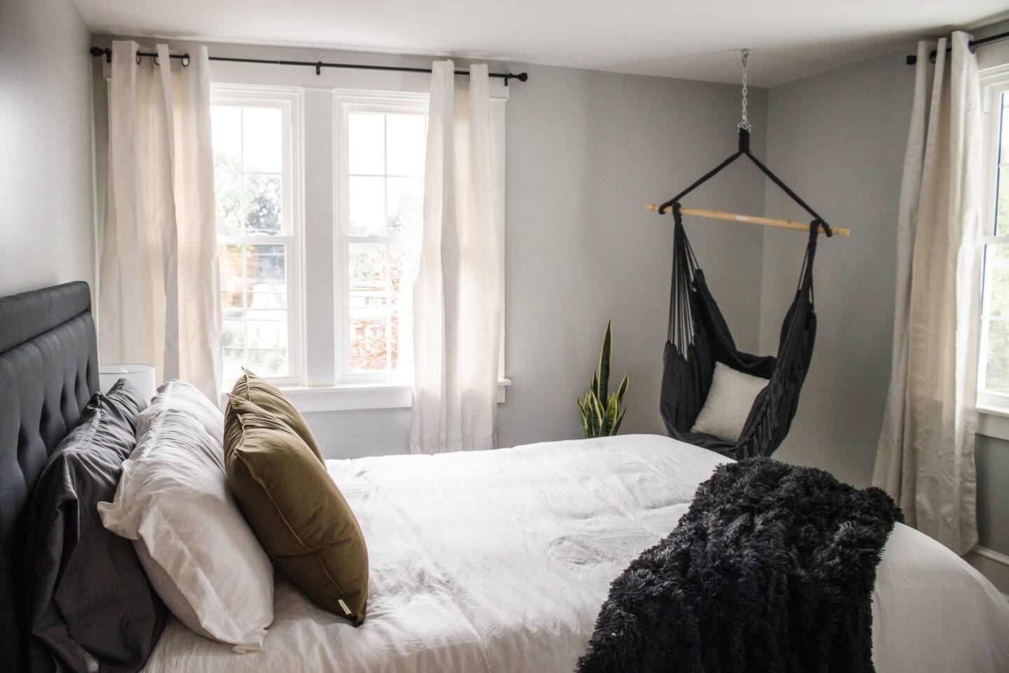 ❤Beautifully Renovated Lancaster Apt❤