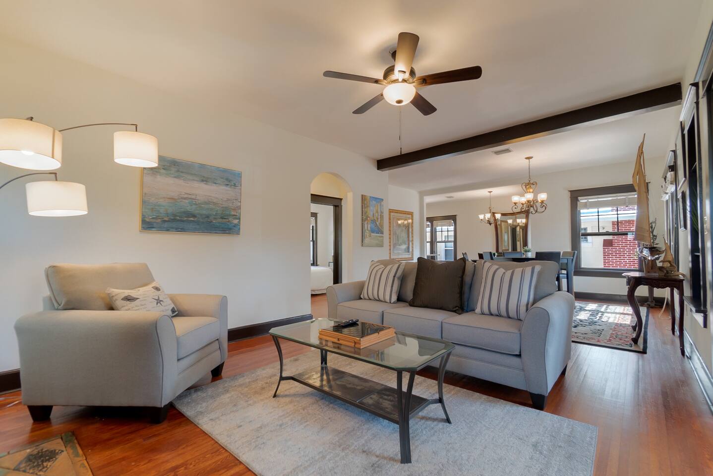 8 Bedroom Cottages w/ Courtyard close to beach