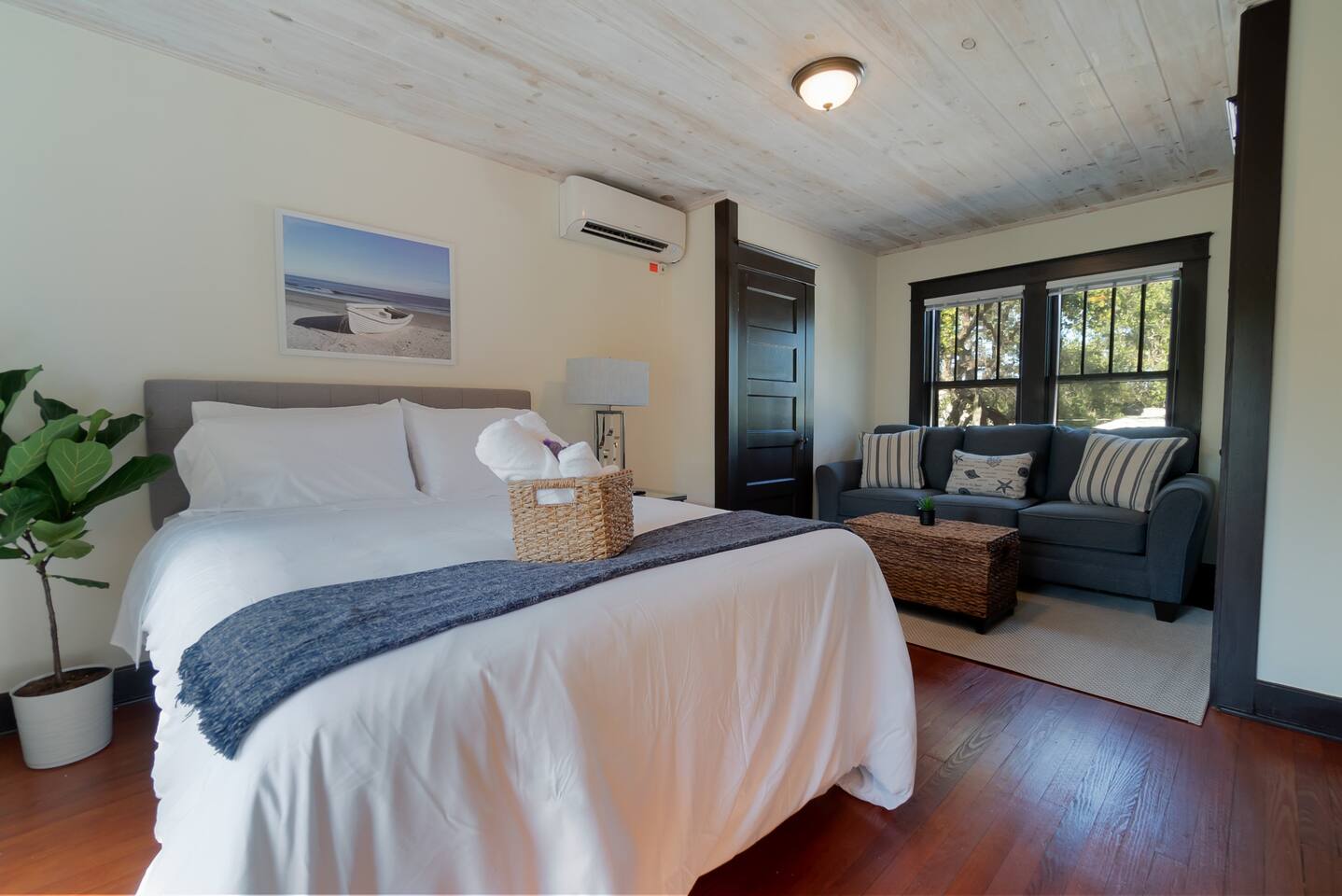 Private patio close to restaurants and beach