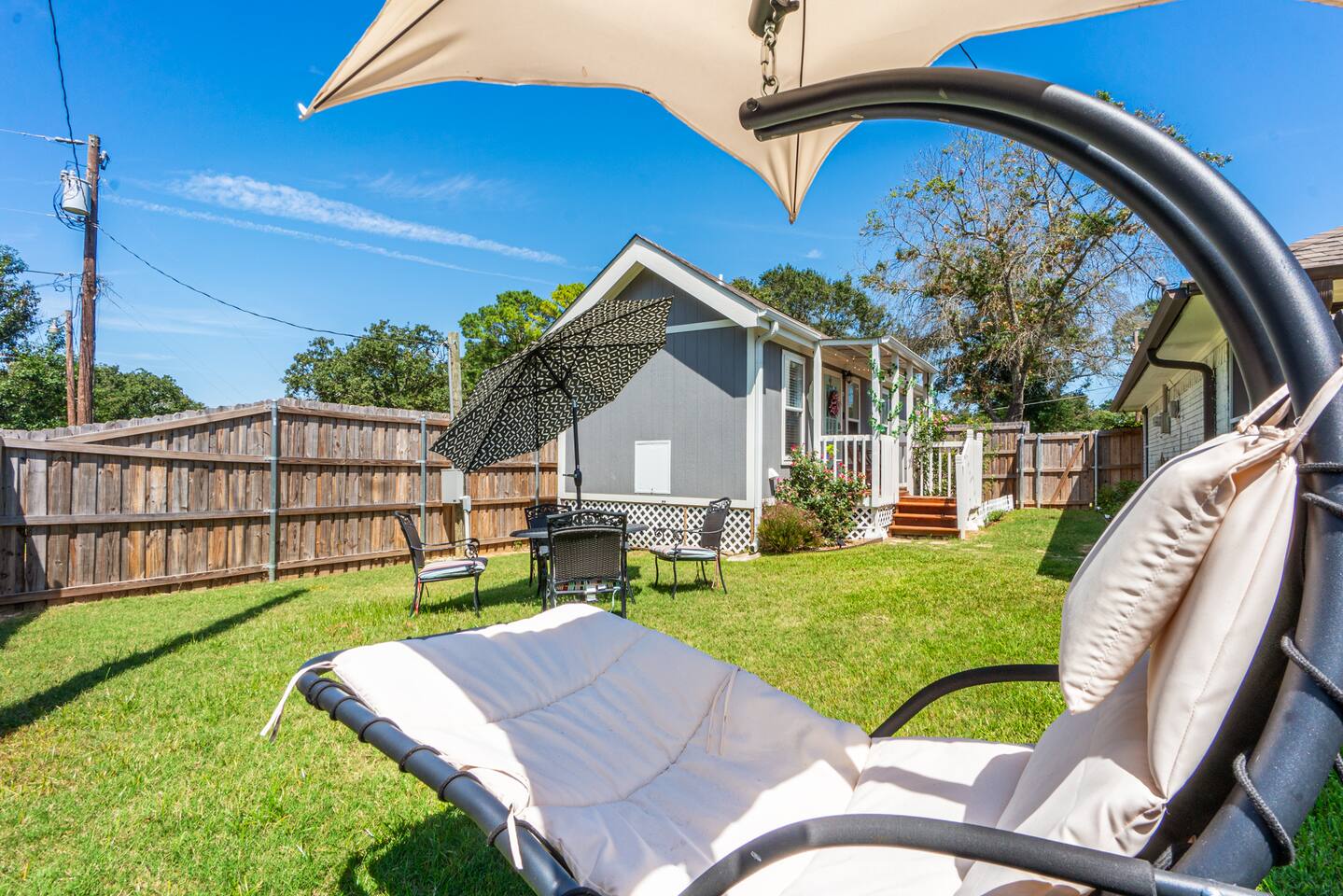 Cozy Cabin Escape • 1BR Stay with Outdoor Space