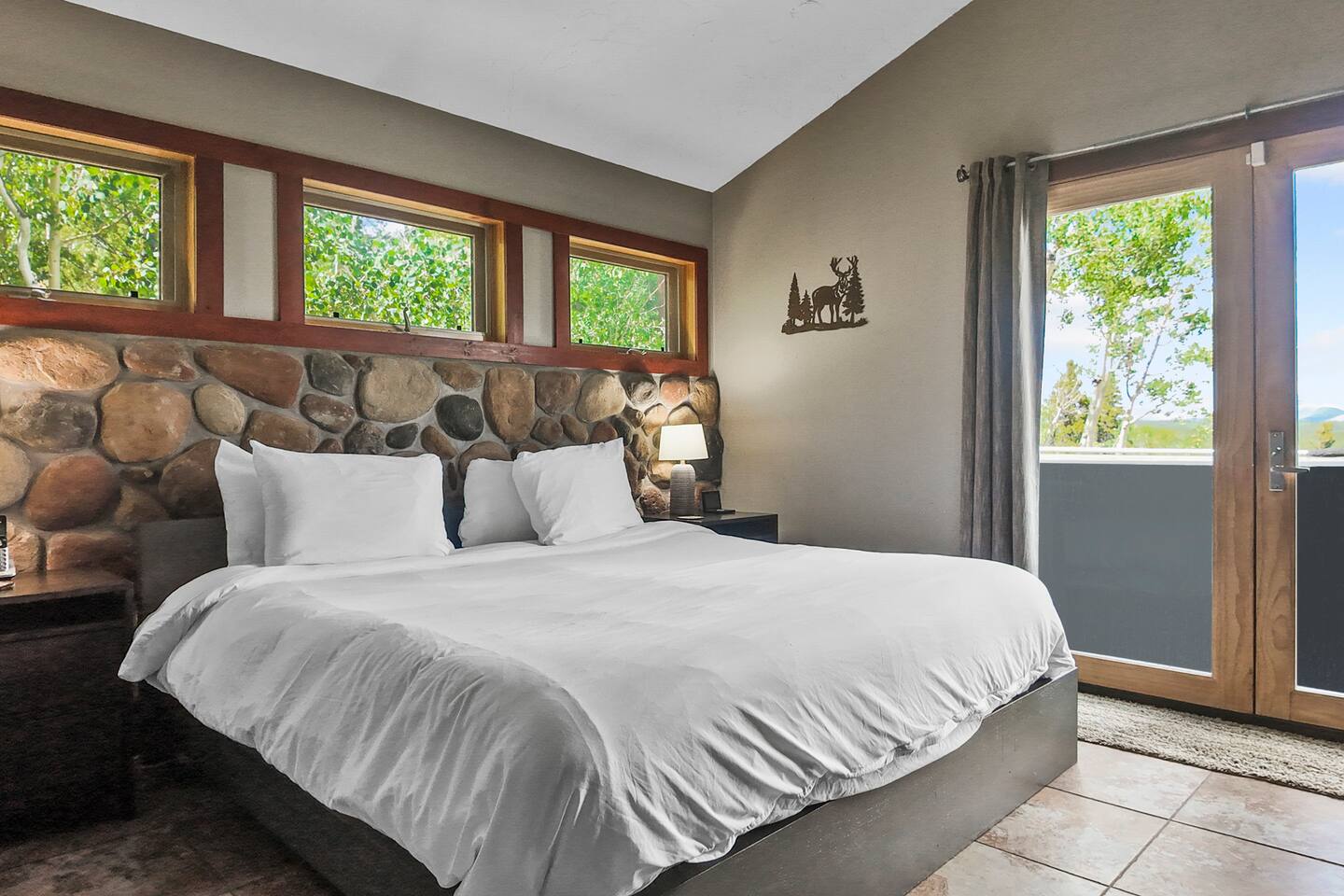 Lamb Mountain Ranch Secluded Eight Acre Fairplay Cabin with Hot Tub and Game Room — 3
