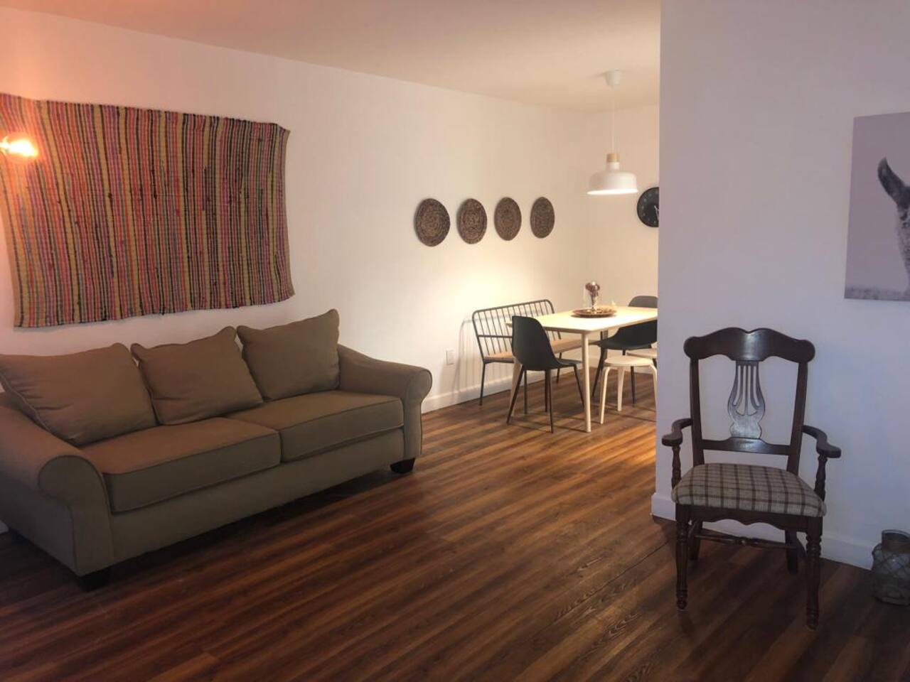 2 Bedroom Apartment (Free Reserved Parking) (1D)