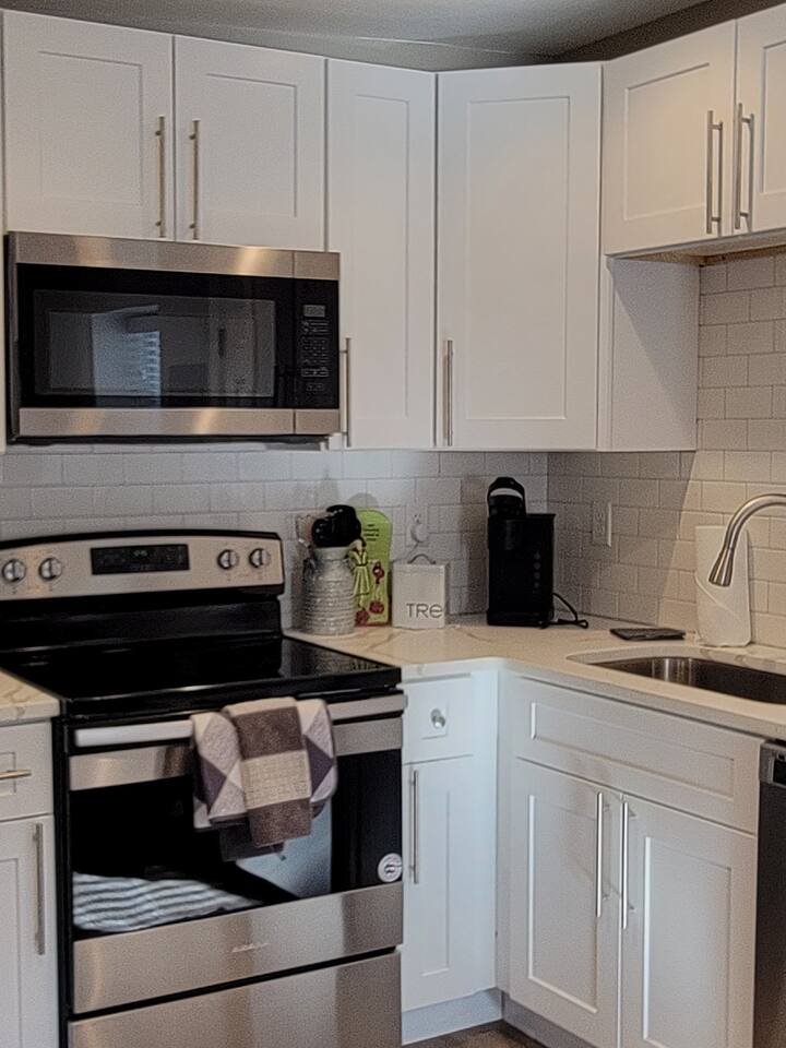 Bright & Stylish 1-Bedroom Escape