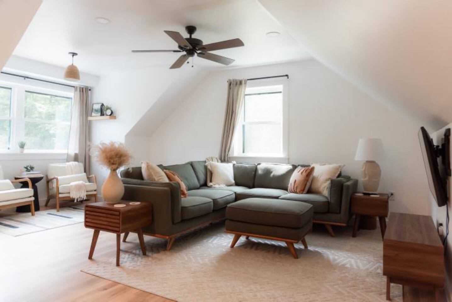 Loft tuck in off of Rt 625