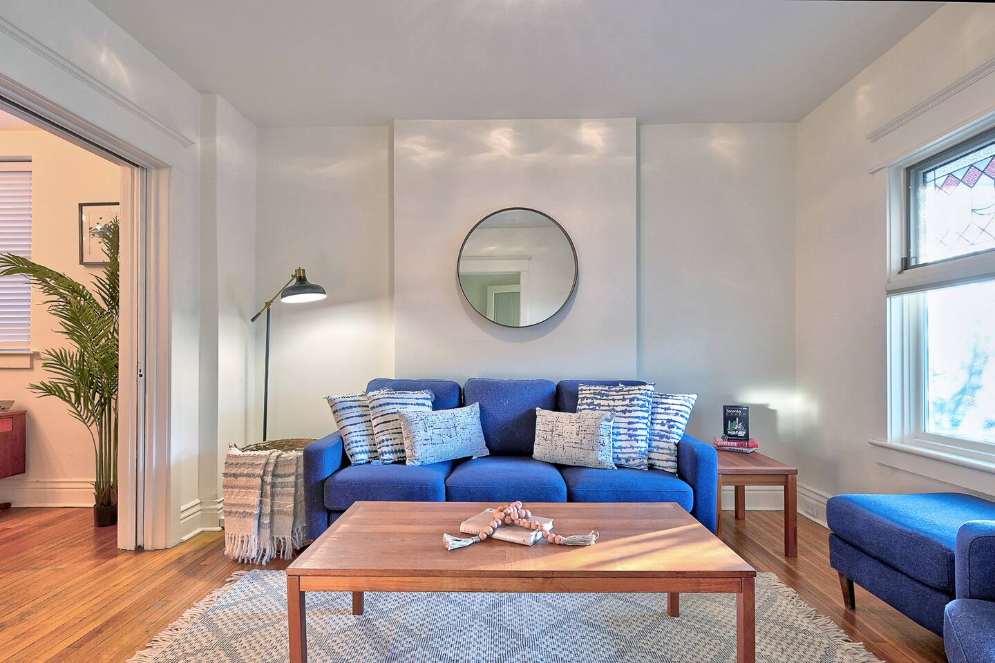 Spacious Mid Century w/Patio