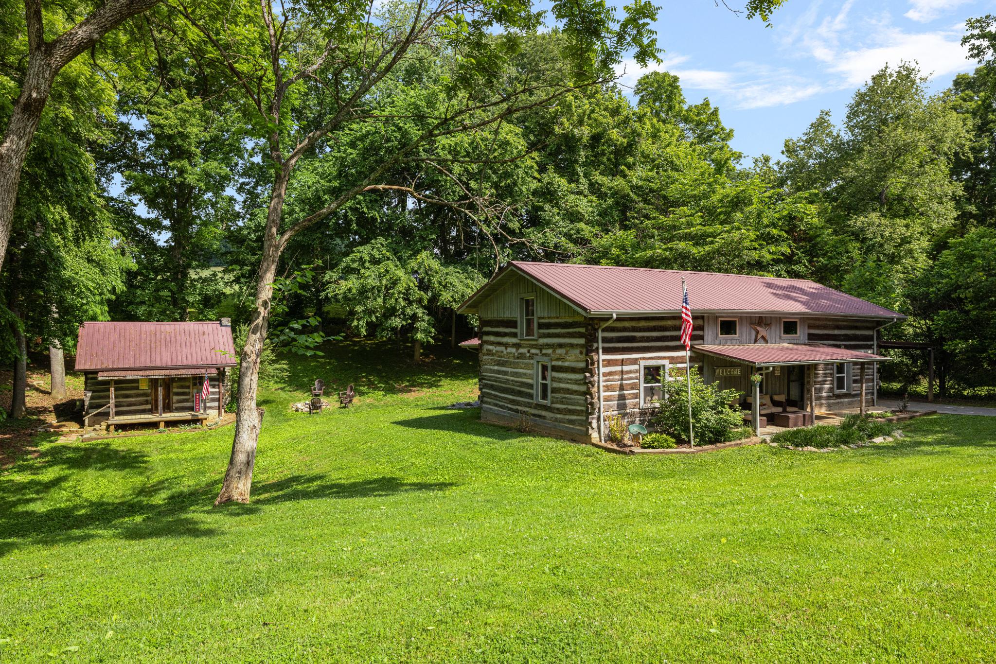 "Timber Lodge", Rustic 4BR Log Cabin + Guesthouse