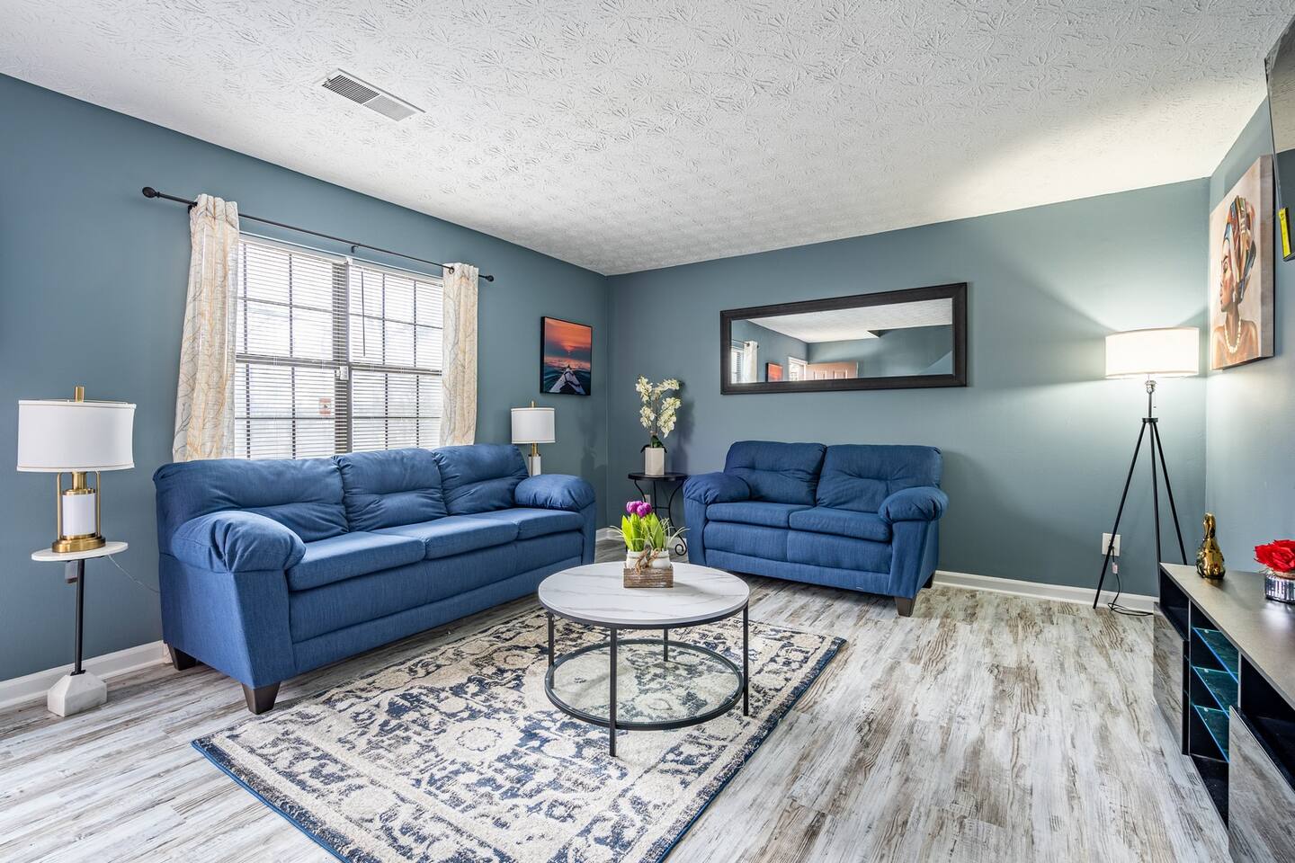 Bright & Welcoming Atlanta Home by Deity Villas