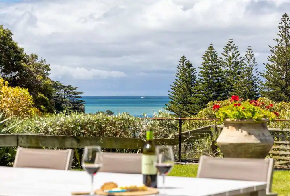 Horizon View Retreat by Ready Set Stay