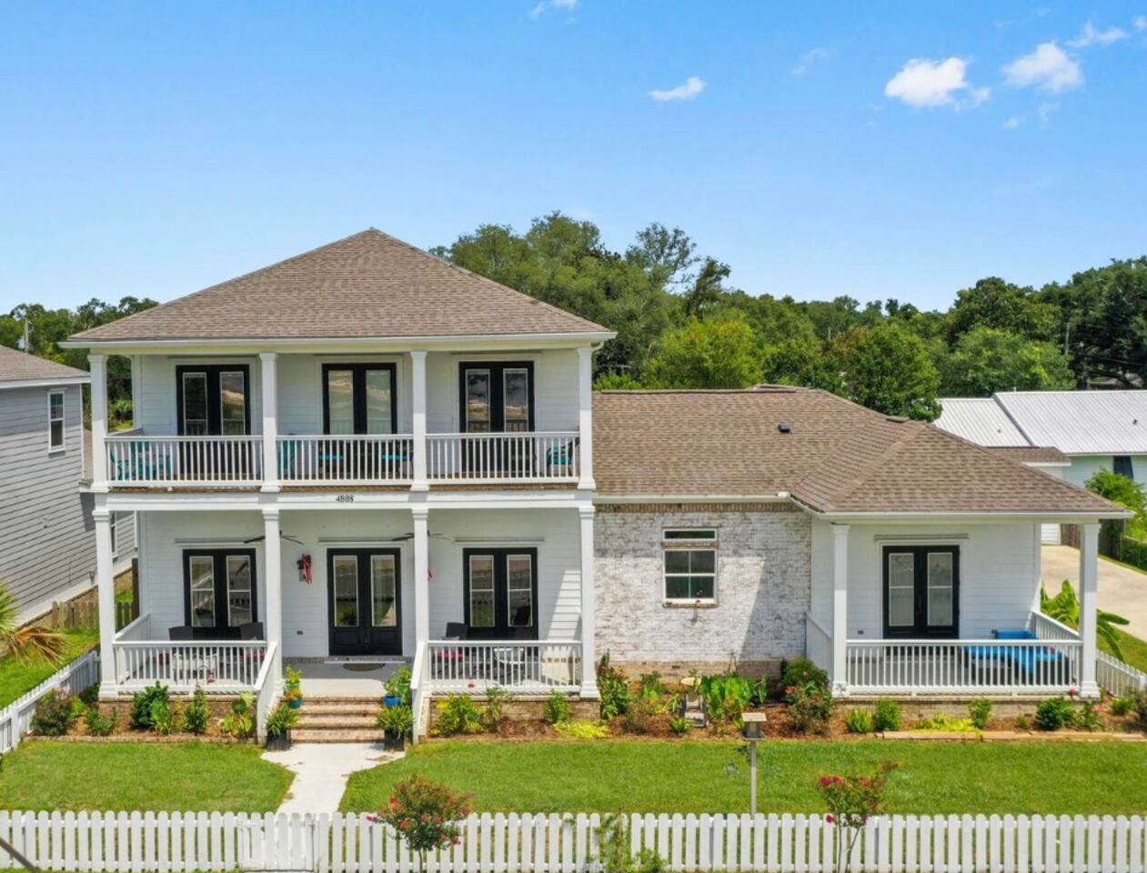 *Luxury Home*Beach Views & Pool / EV Charger