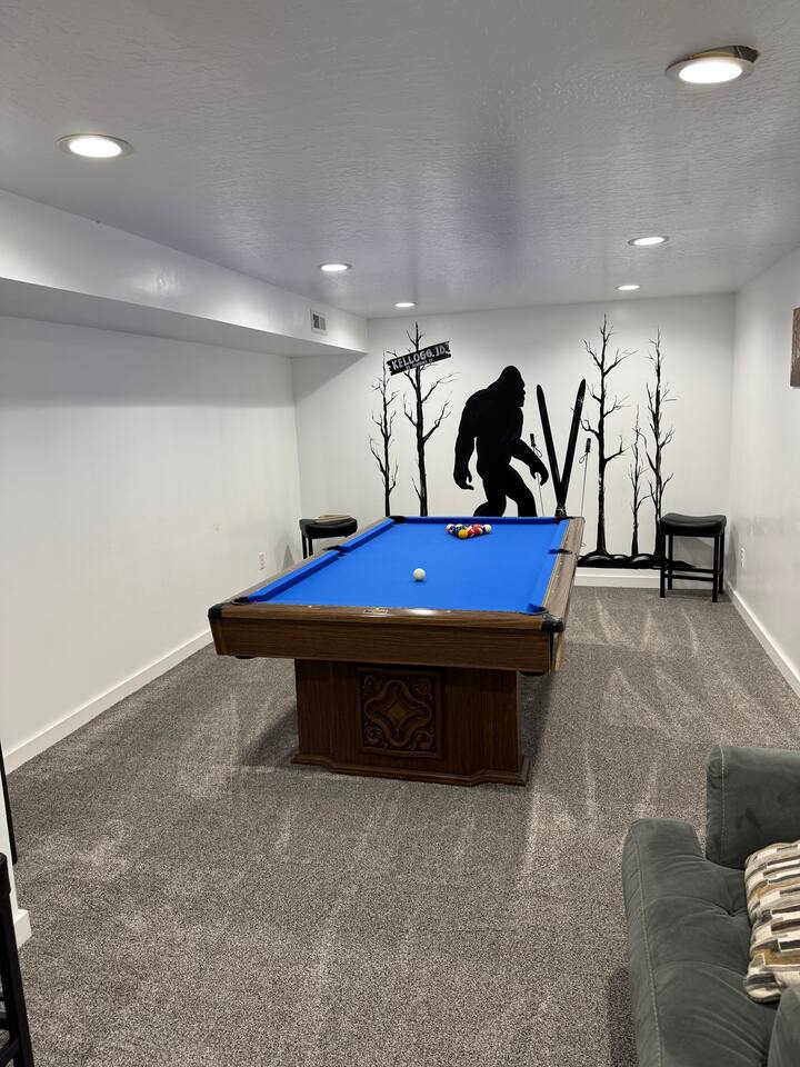 Photo Op with Sasquatch 2 min walk to Silver Mtn