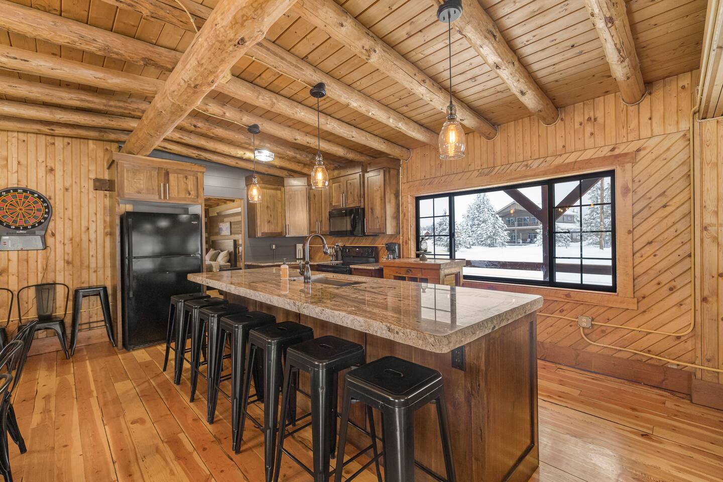 Historic Ice Cream Parlor : Hot Tub - Near River