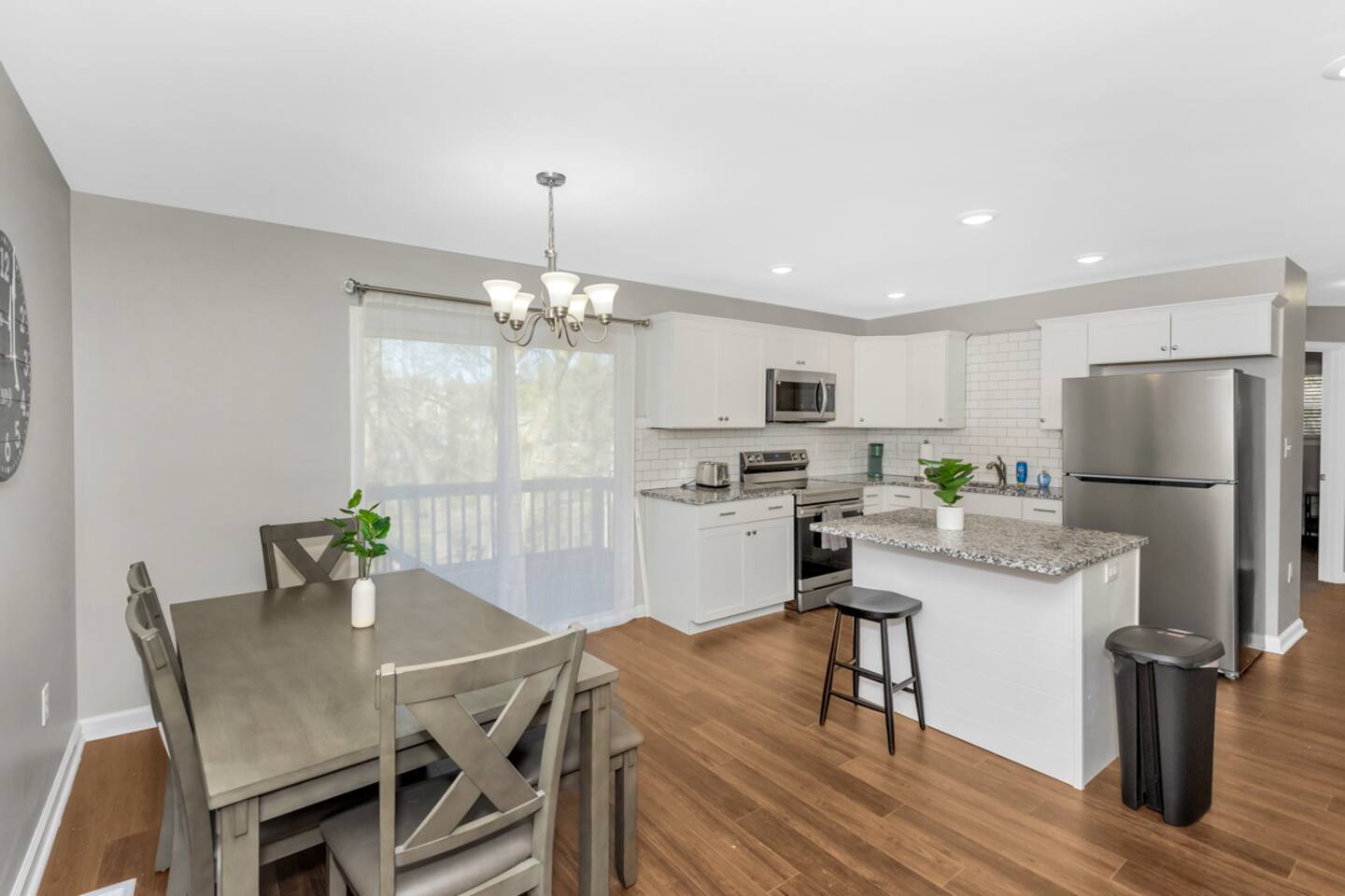 Comfy 4Br + 2 Bath with Office Space