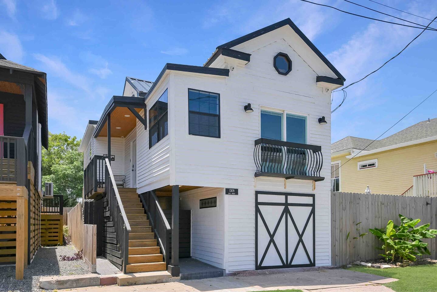 HOT TUB - WALK 2 BEACH - FIRE PIT! Timeless Tides