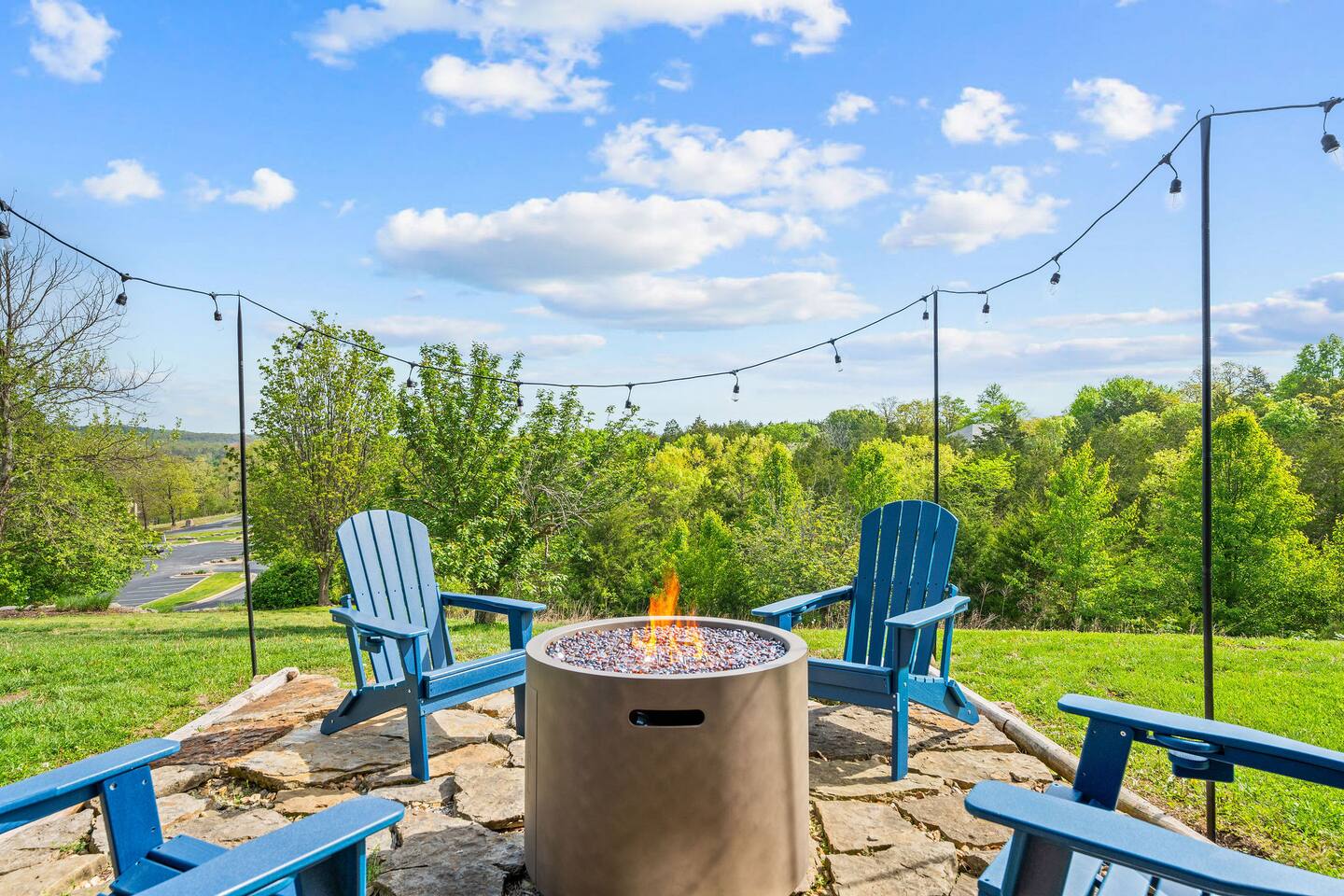 Branson Family Home! Sleeps 20 - Pools, Golf, FUN