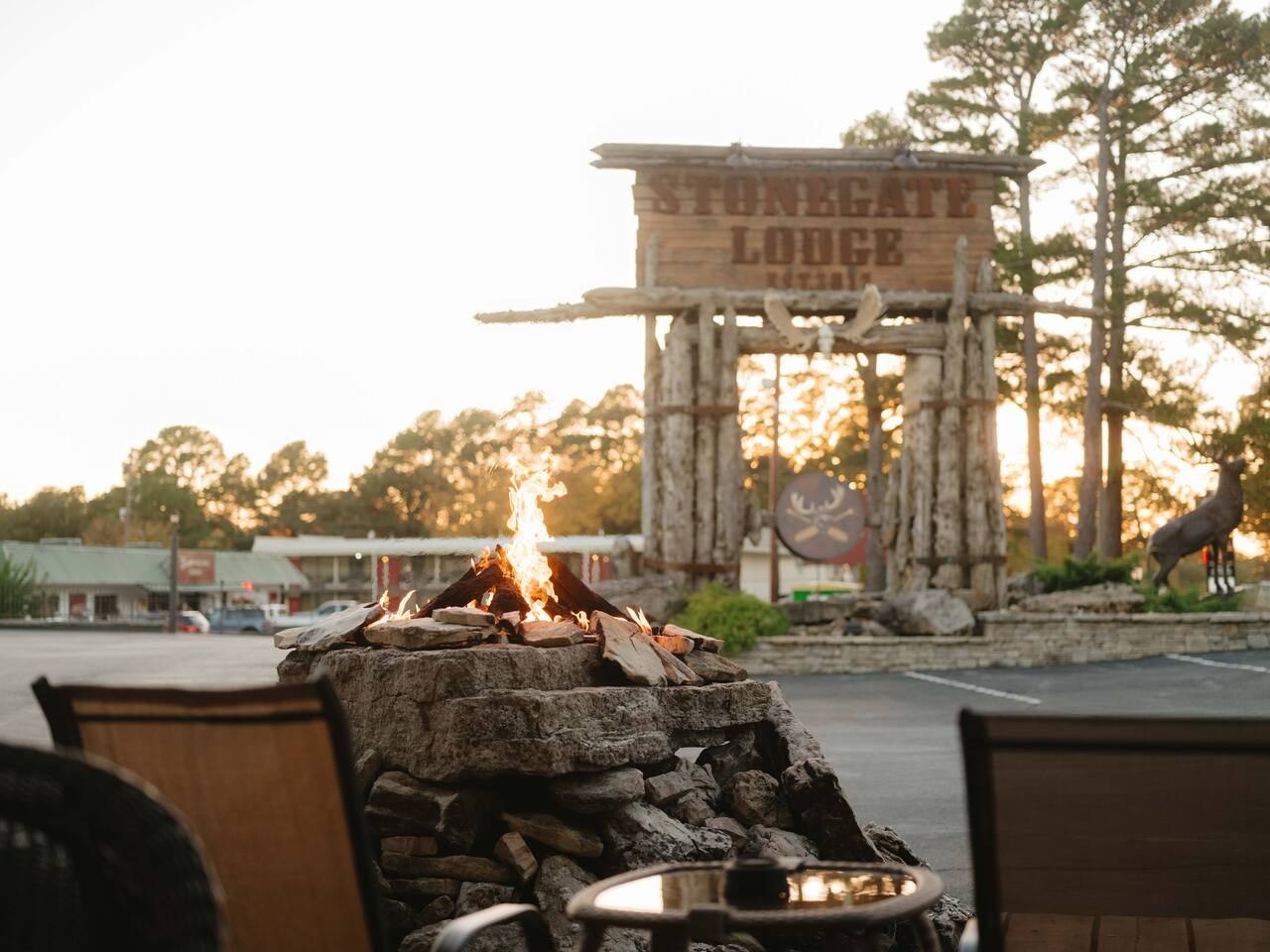 Stonegate Lodge King Bed WIFI 50in Roku TV Salt Water Pool Room # 302