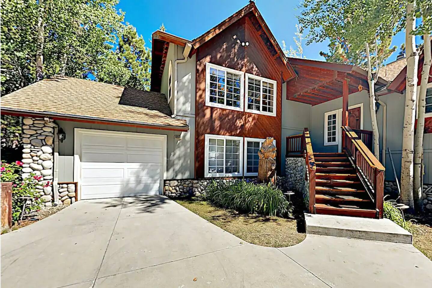 Your own Boat Dock, Peekaboo Lake Views, 4 Bedroom