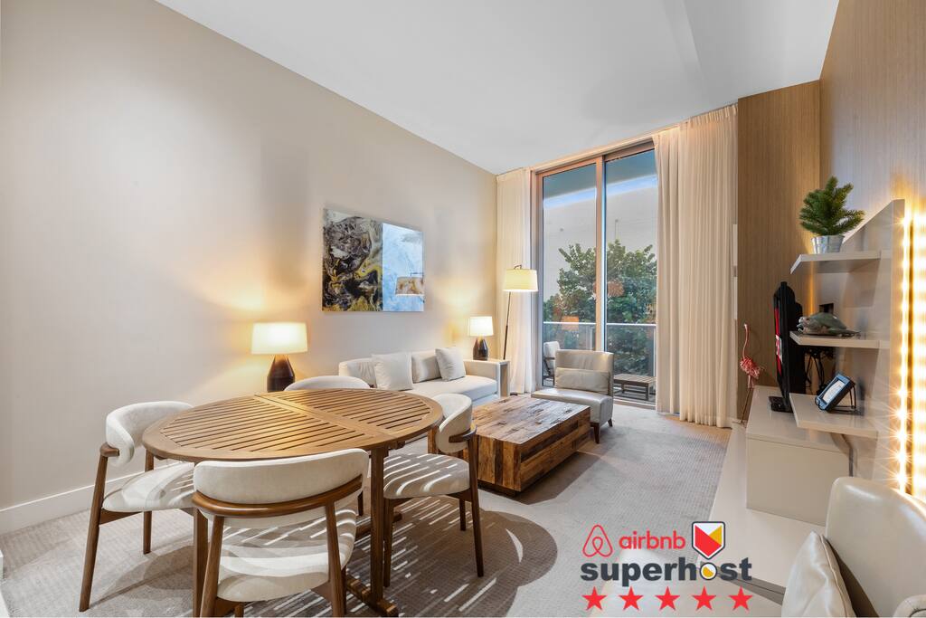 Stylish Apartment by the Ocean