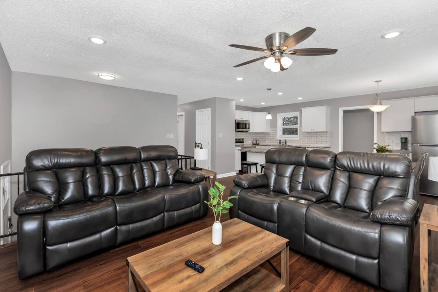 5 Bedroom + Dedicated Workspace