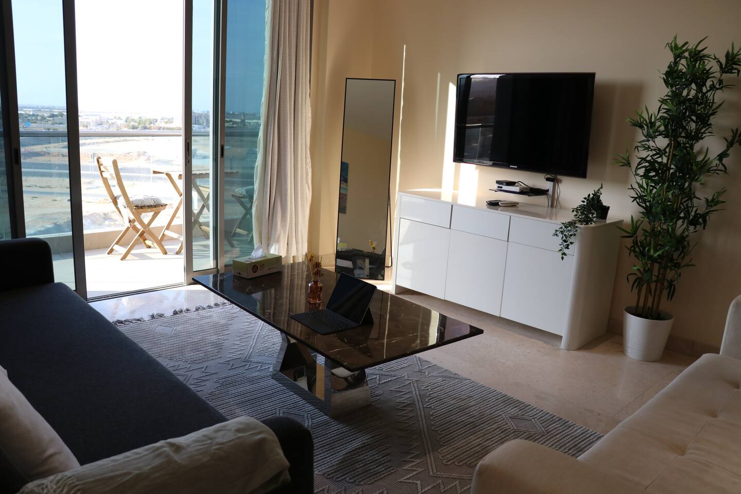 oxygen Flat 5 mins from Airport