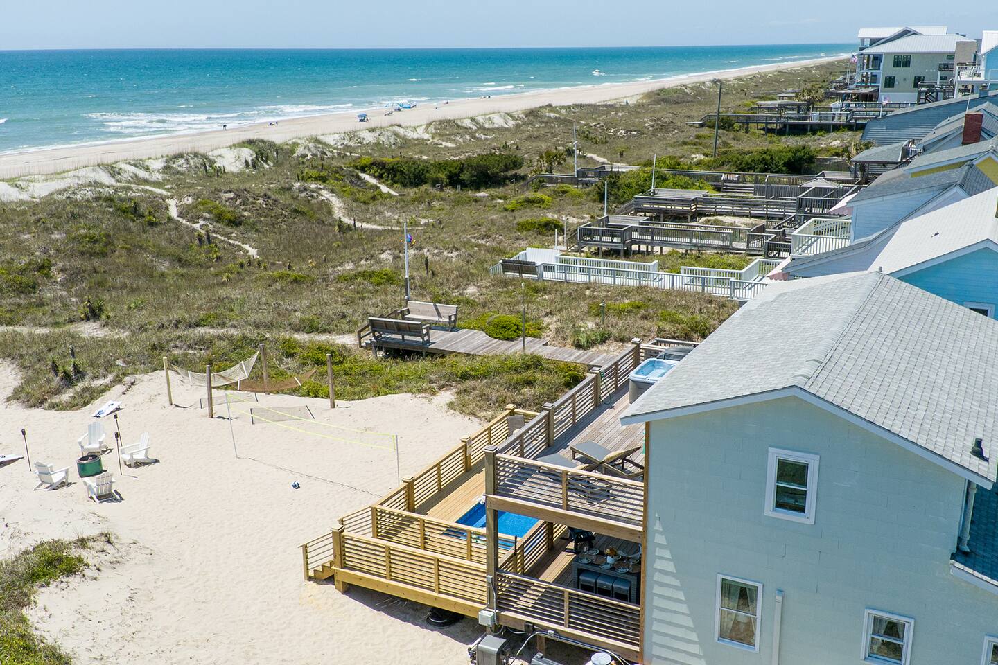 Oceanfront Family Cottage: Hot Tub Pool Game Room