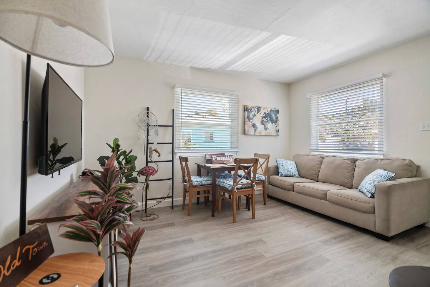 #759 PetFriendly Beachside retreat/laundry&Parking