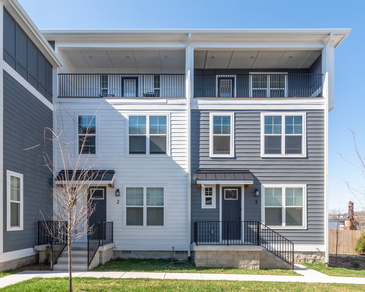 2 Homes! 4 bd/4 ba! 10 min ->DT! parking!