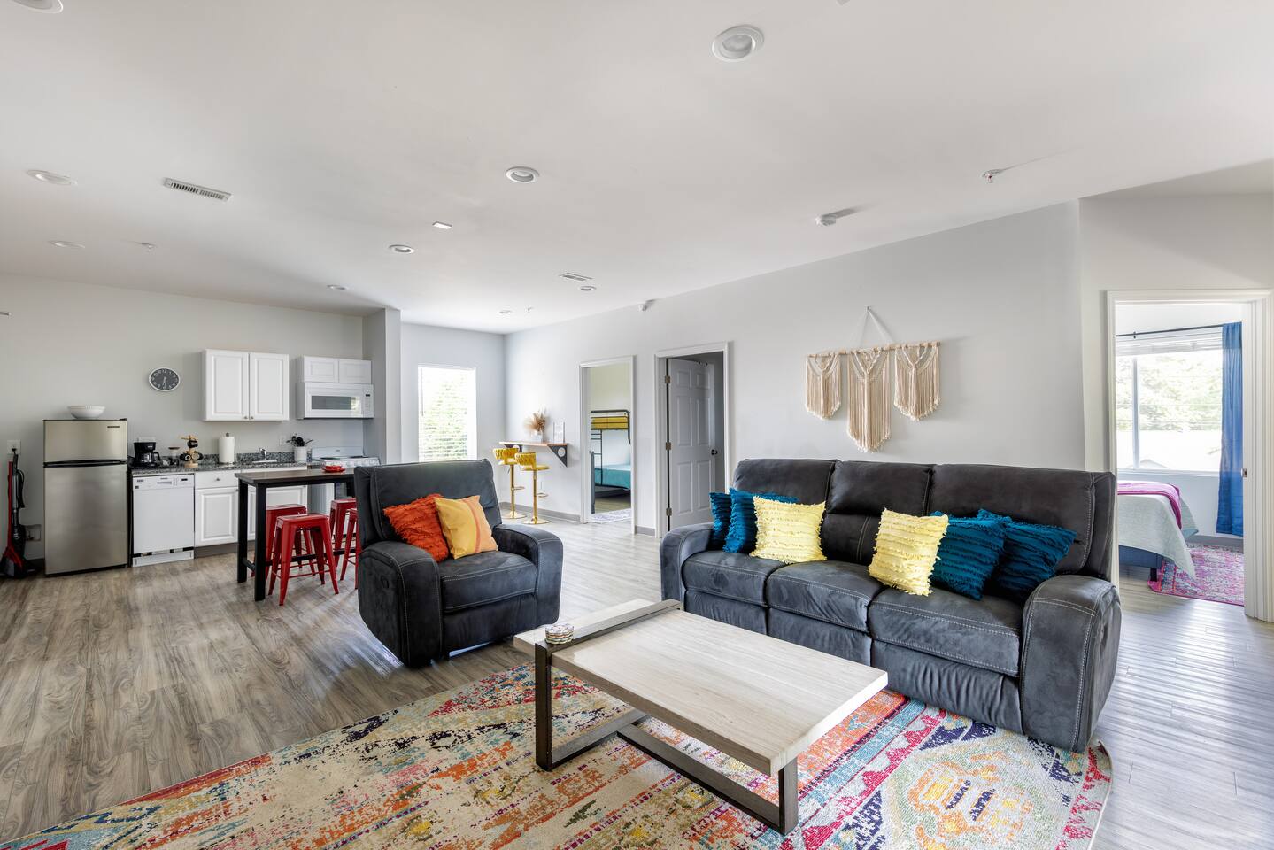 Boho Suite! 8 min->Downtown! Parking! East Nash!