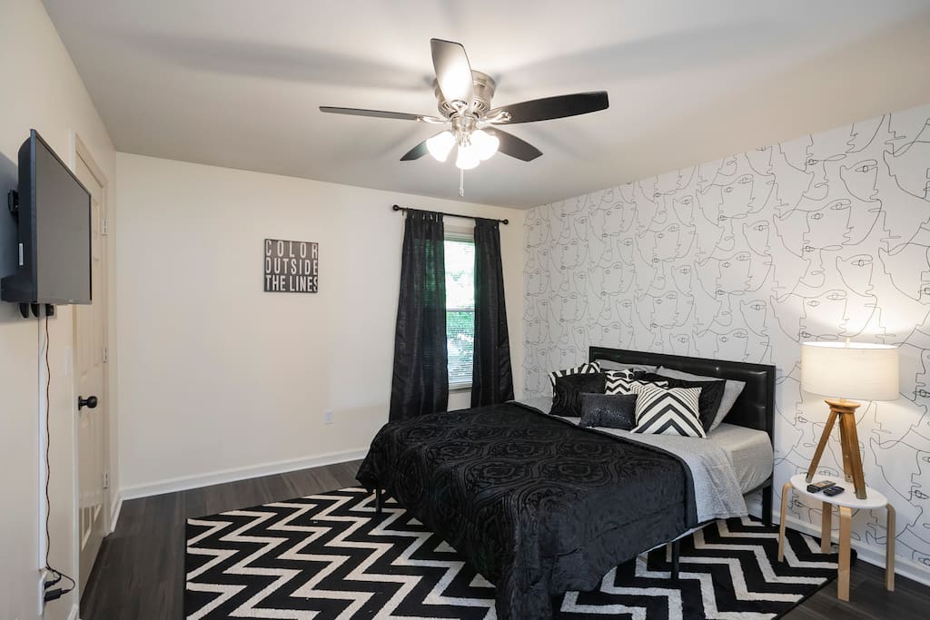 Curated 2 bed in West End!Patio!Parking!