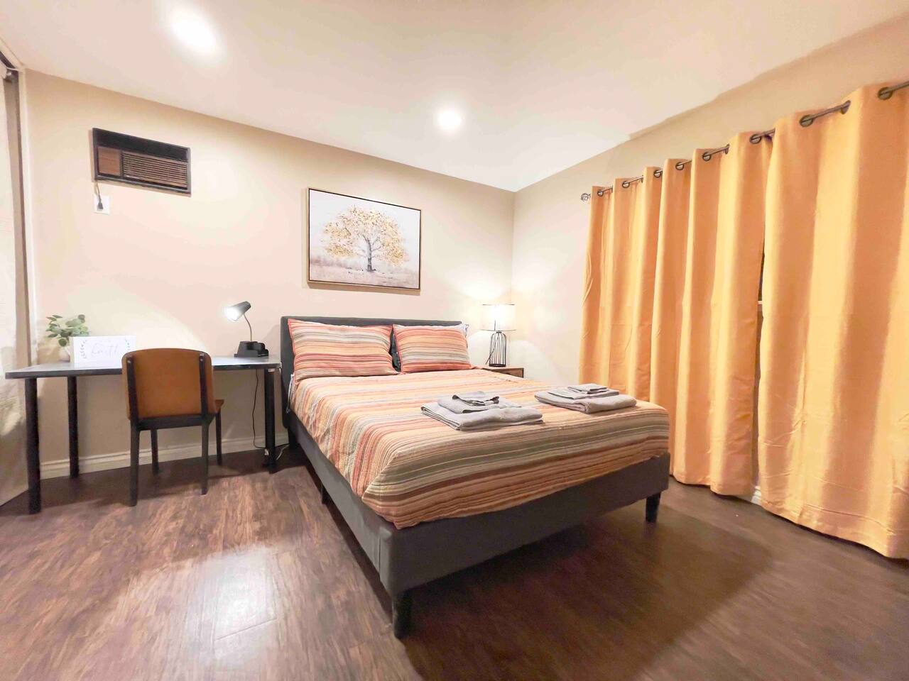 Private Rm #1 with Kitchenette, Walk to Stores