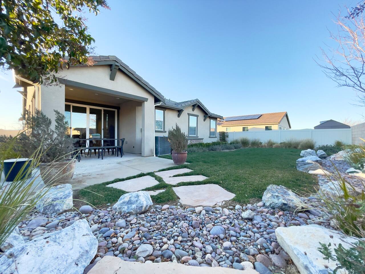 Former Model Home, 3 Car Garage, Gym, Sleep 14