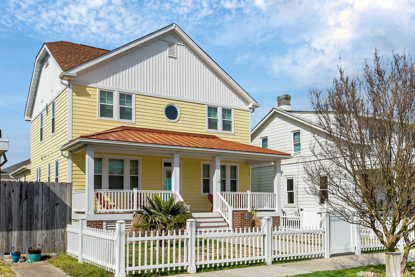 BIG 5 Bedrooms in Vibe District! Great for Groups!