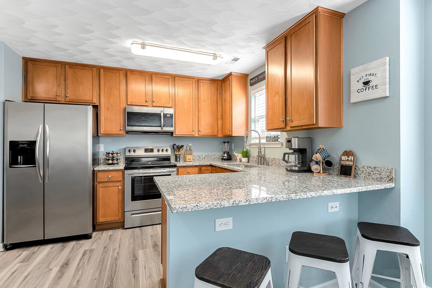 Cozy 3 BR Retreat Near the Beach-30+day stay!