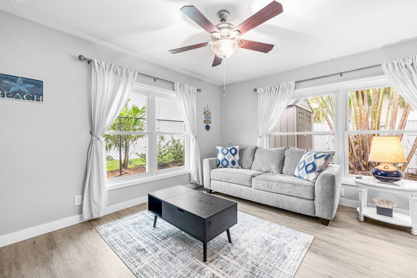 Easy Walk to Beach! 3 BR/2 BATH! Pets OK!