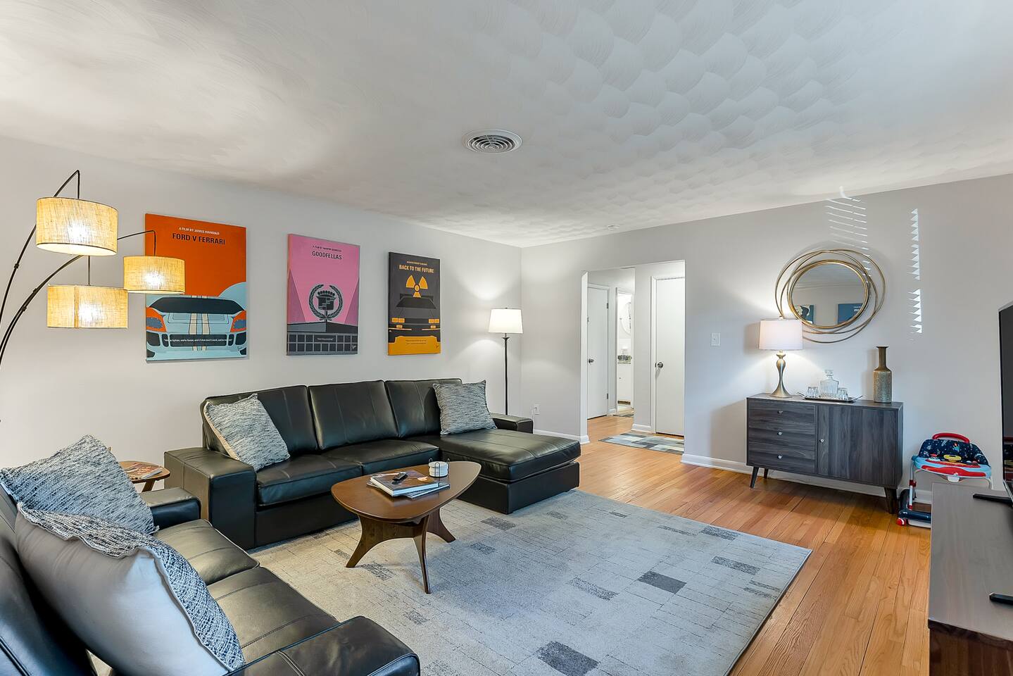 Close to Airport + Mid Century Mod 3BR Home!