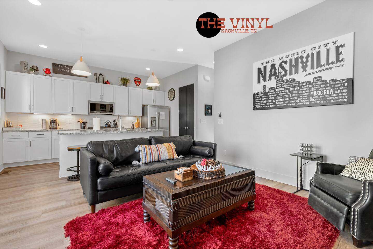 The Vinyl: Rooftop Games & 10 min to Broadway!